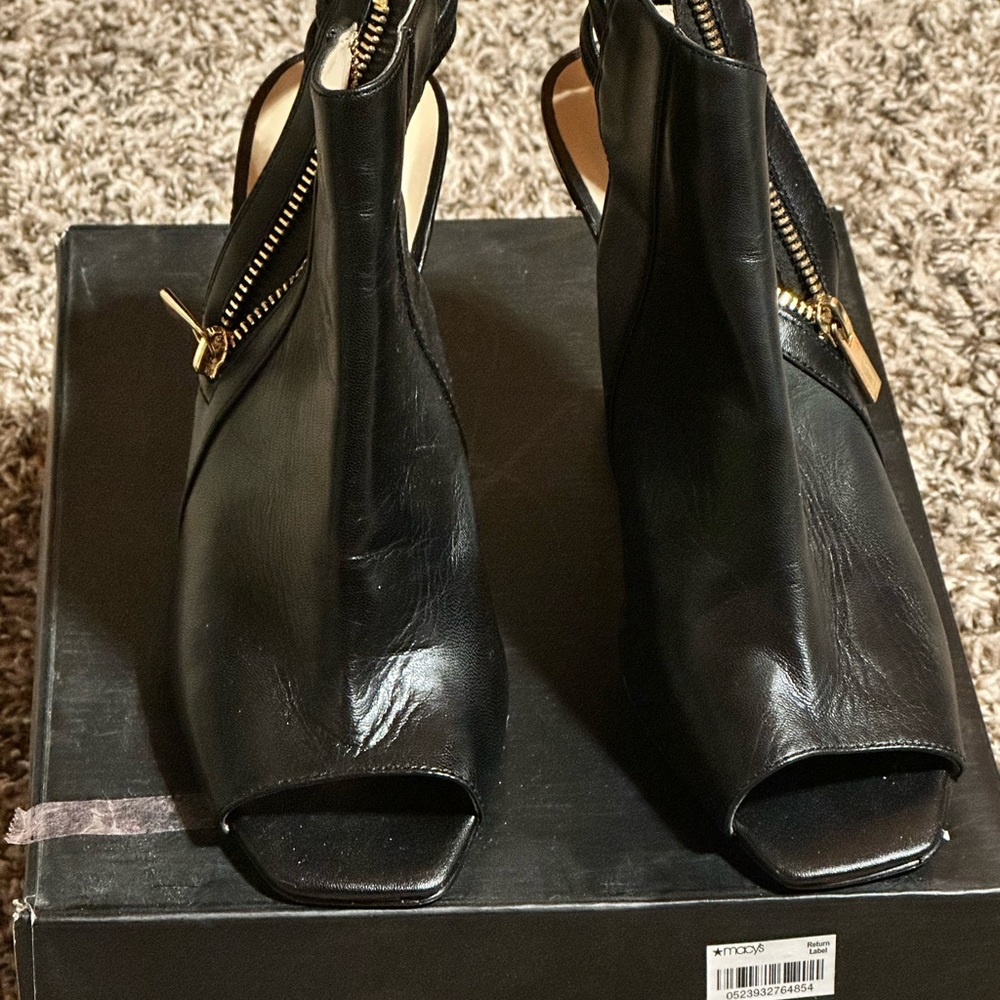 Shoes - Picture 2 of 3